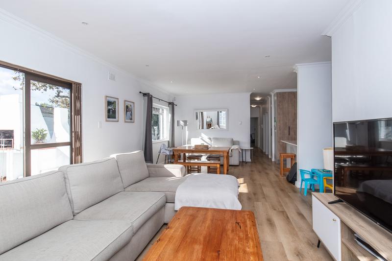 To Let 4 Bedroom Property for Rent in Constantia Western Cape